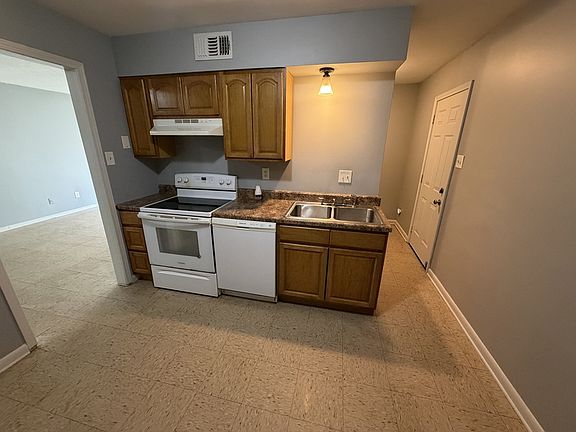 4th image of 5440 Flowering Peach Dr #5440