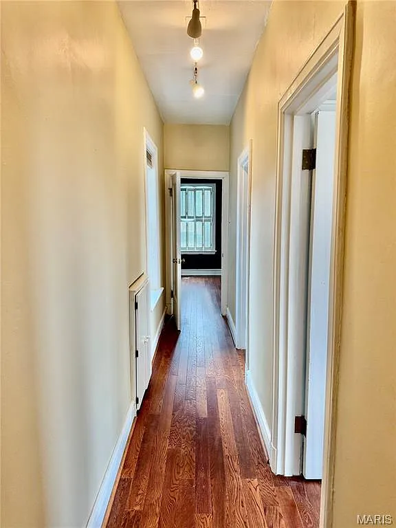 2 bed, 1.0 bath, 1395 sqft, $2,300 — Photo 4