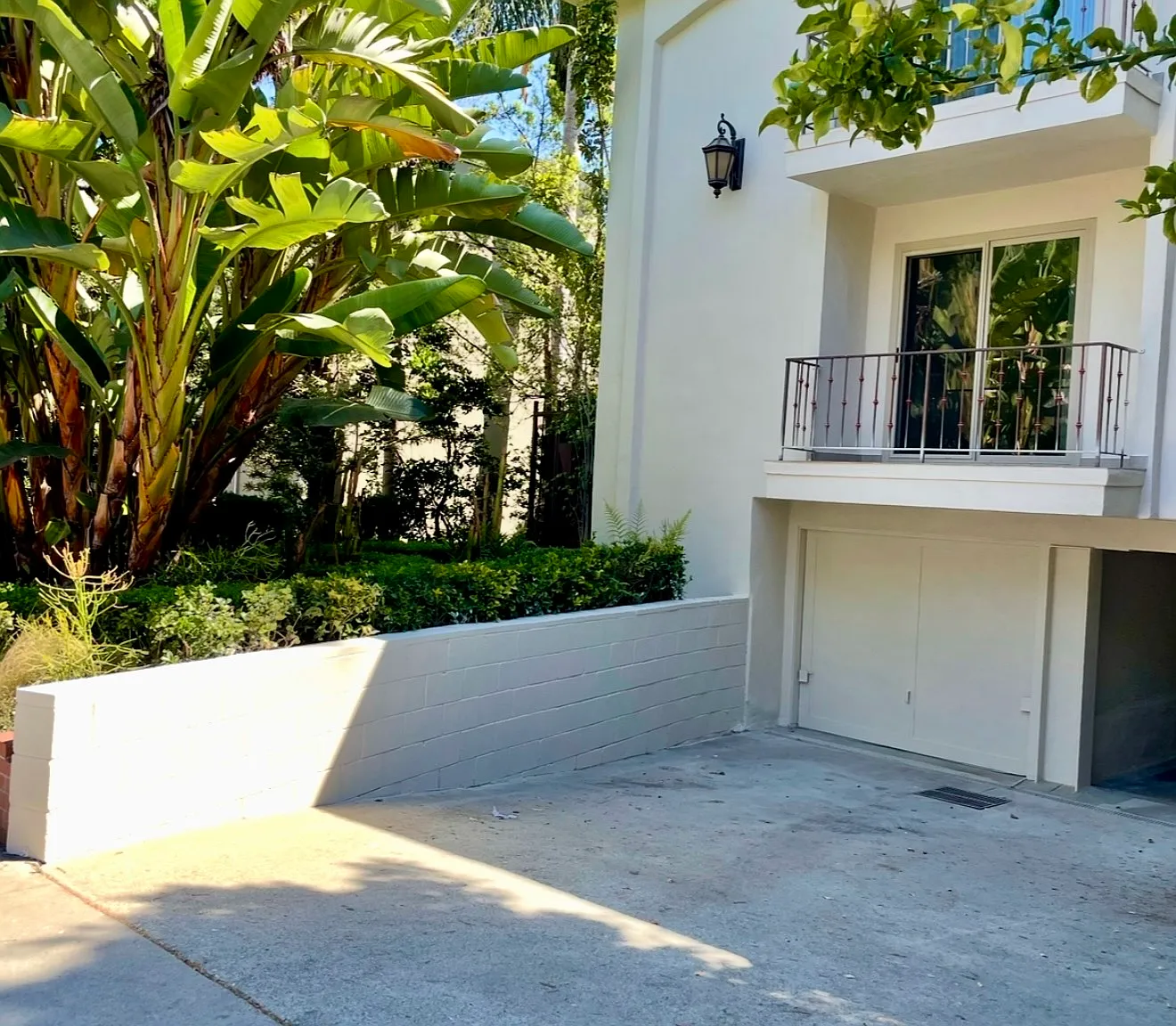 1 bed, 750 sqft, $2,400 — Photo 1