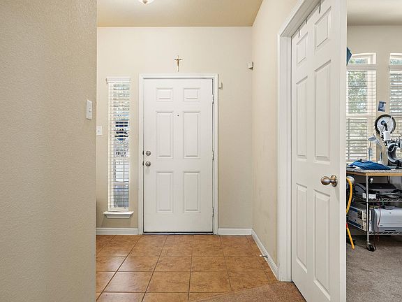 3rd image of 133 Lavaca Loop
