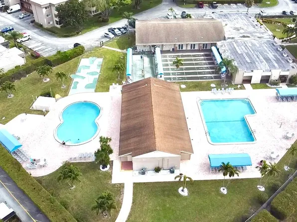 709 Lori Drive #115, Palm Springs, FL 33461