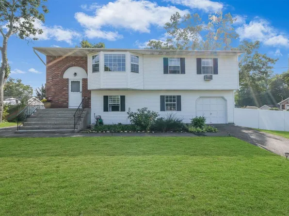 190 Alexander Avenue, Holbrook, NY 11741