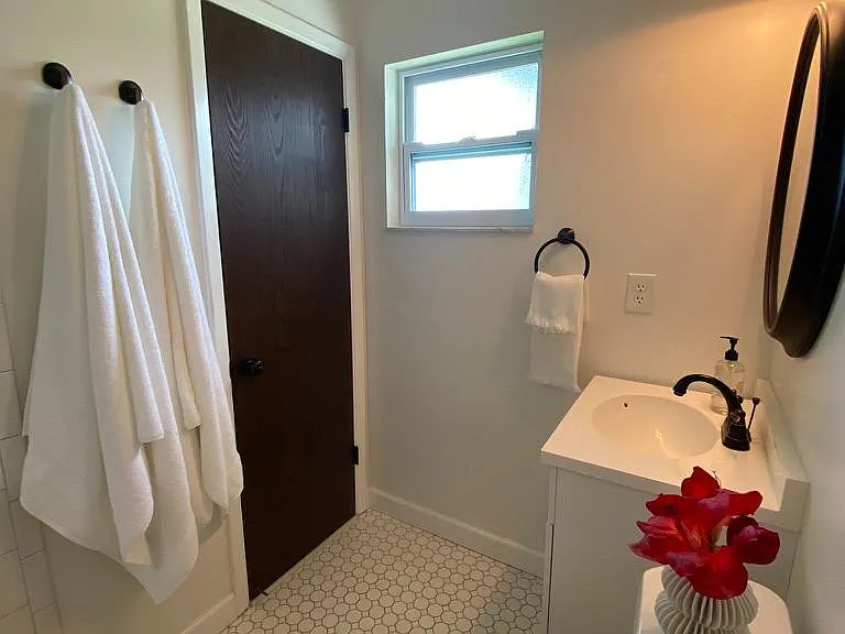 Main Bedroom Bathroom