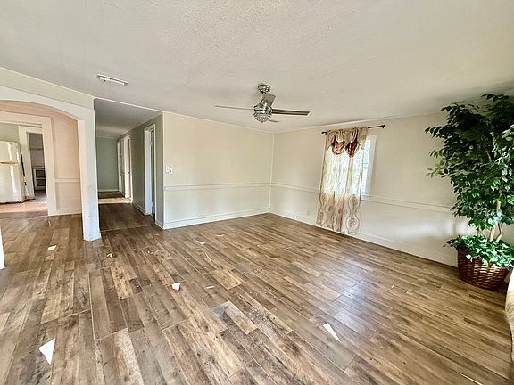 2nd image of 304 Highland Dr