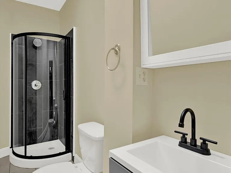 1230 S Charles St — Photo 18