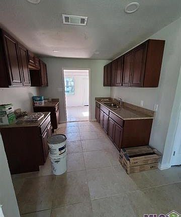 4th image of 4476 Mohican St