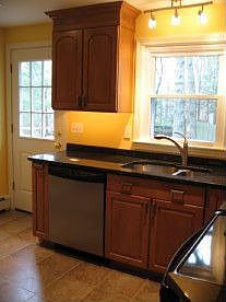 Maple Cabinets Loaded w/ Features