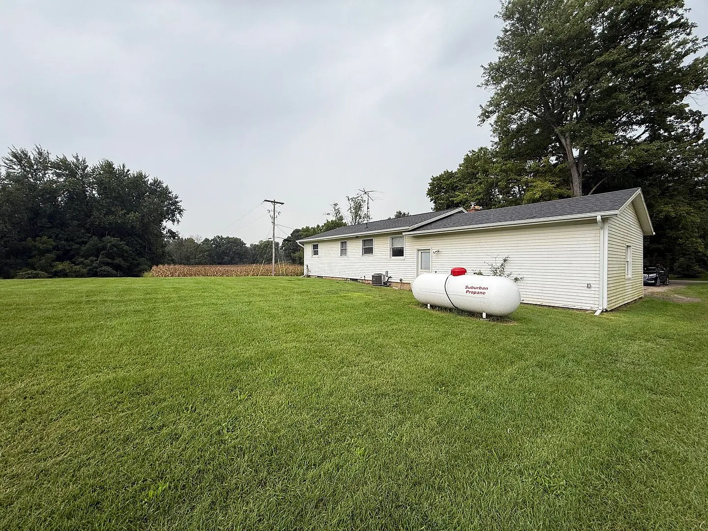 Well-Maintained 2-Bedroom Ranch Home in Brooklyn, MI — Photo 3