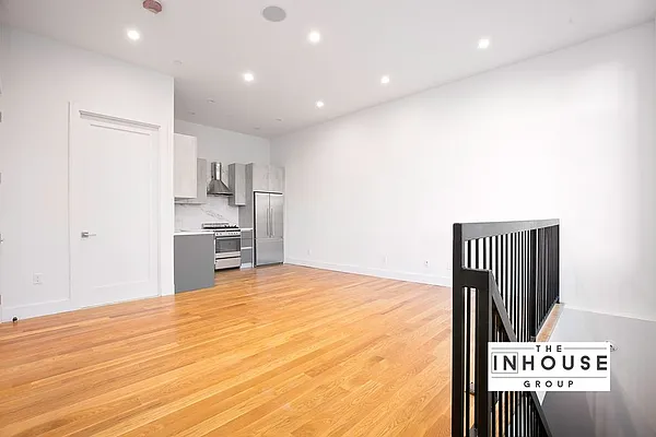 Sold by The In House Group | media 2