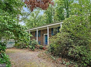 8604 Ardfour Ln, Annandale, VA 22003