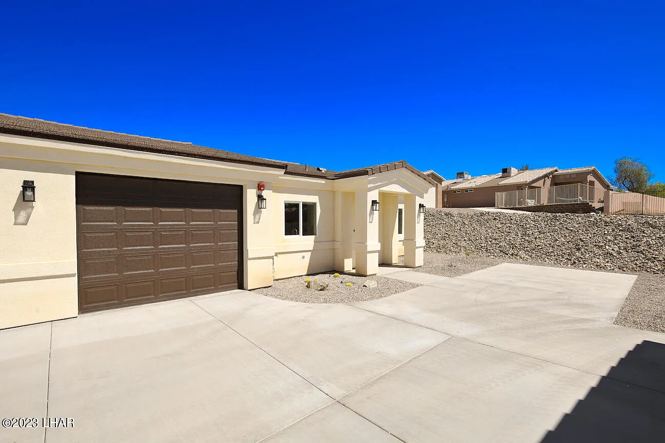 2 bed, 2.0 bath, 1056 sqft, $1,950 — Photo 3