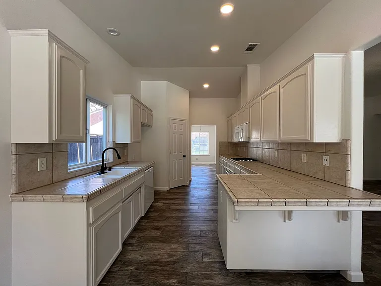 3361 State St — Photo 9