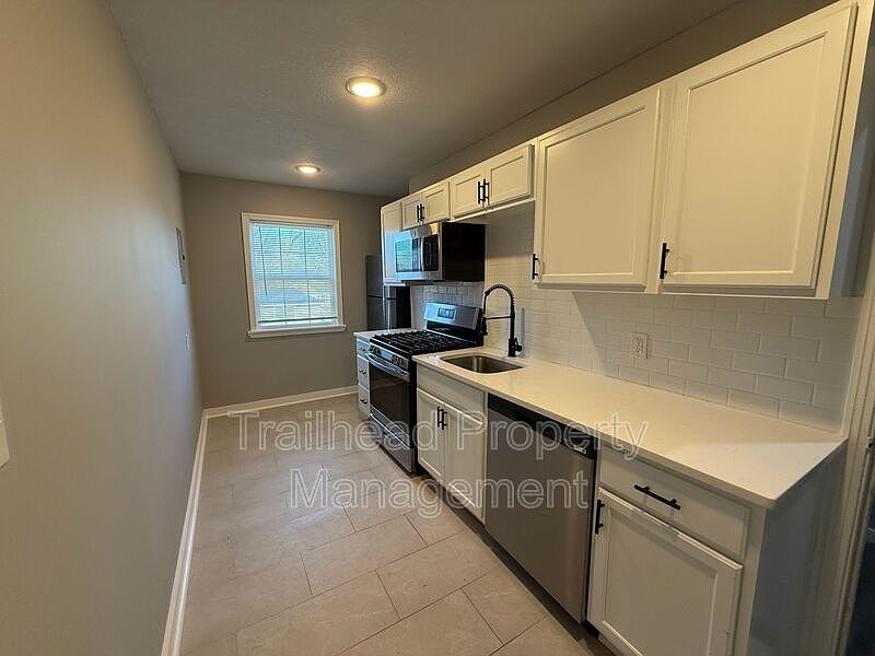 1st image of 300 E Gregory Blvd #3