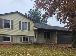 29730 Mackenzie Cir E, Warren, MI 48092