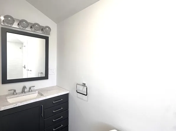 19-15 Clintonville Street image 17 of 17