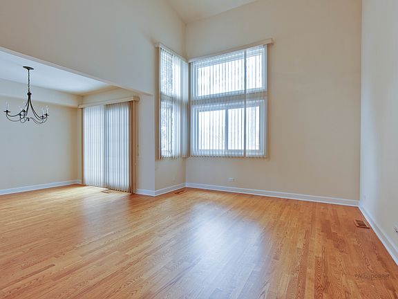 4th image of 167 Saratoga Ct