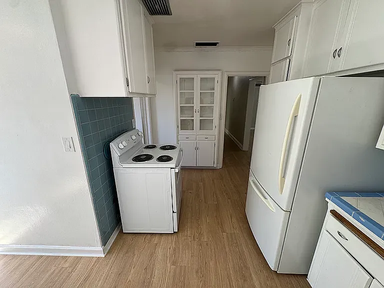 337 E Weldon Ave — Photo 19