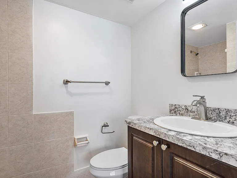 Lush Apartments — Photo 13