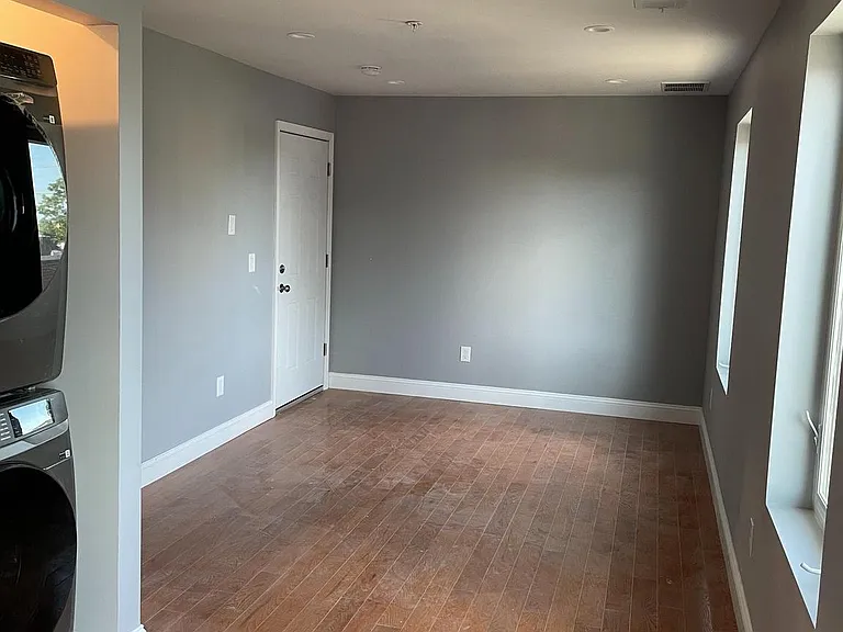 2615 Latona St #C — Photo 8