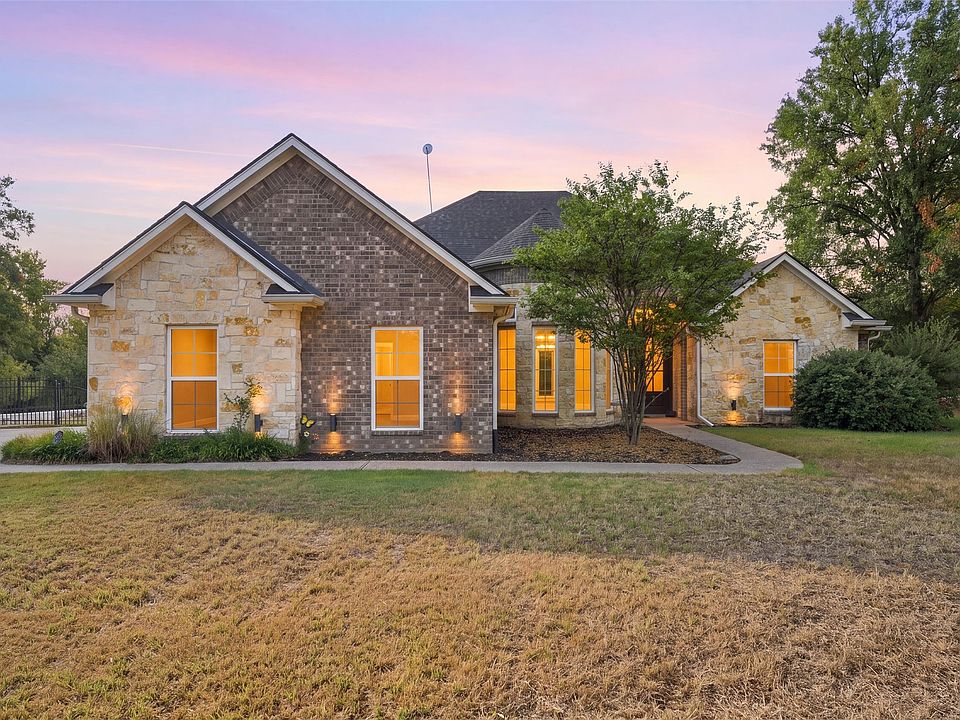 1st image of 580 Whispering Oaks