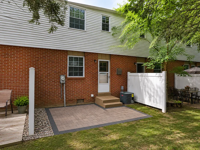 305 S Warminster Rd #B2 — Photo 43