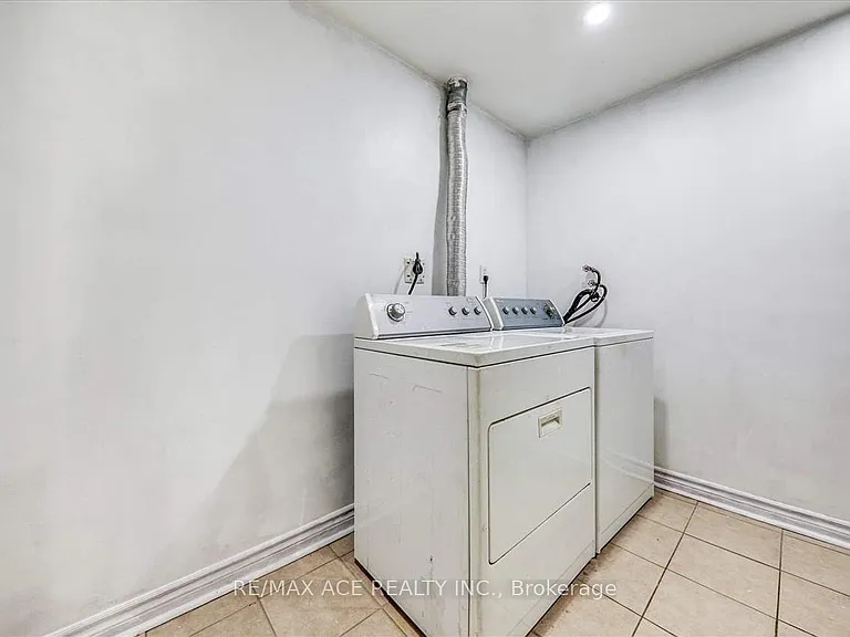 35 Pitchpine Dr — Photo 34