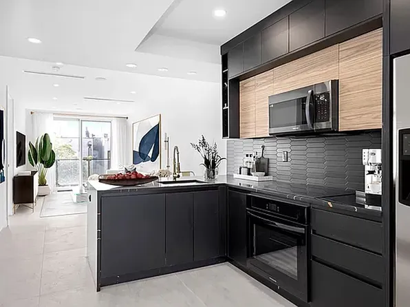19 Hausman St APT 3D, Brooklyn, NY 11222