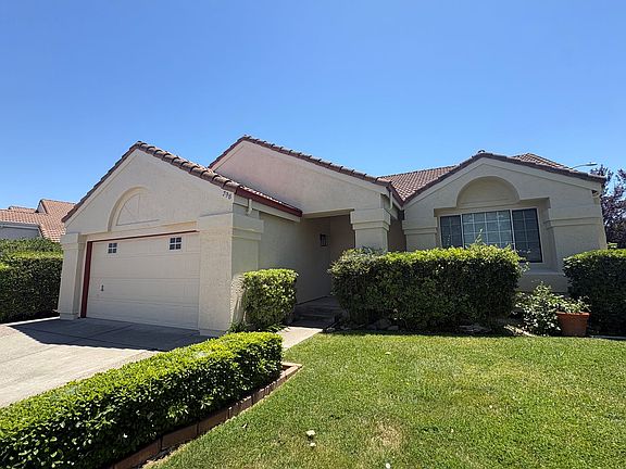 2nd image of 798 Shannon Dr