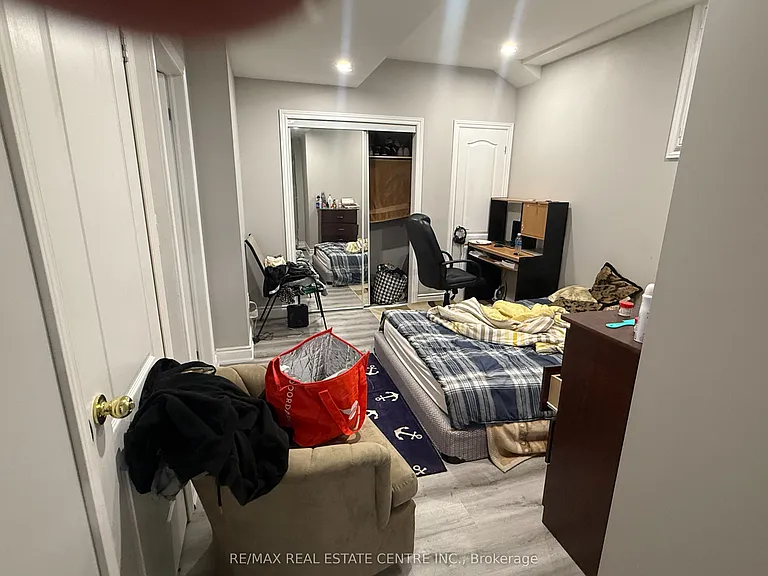 33 Todd Cres — Photo 18