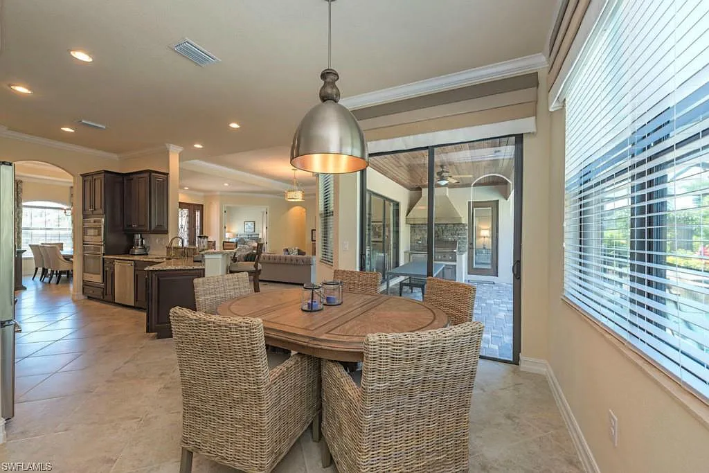 5 bed, 3.5 bath, 2900 sqft, $15,000 — Photo 4