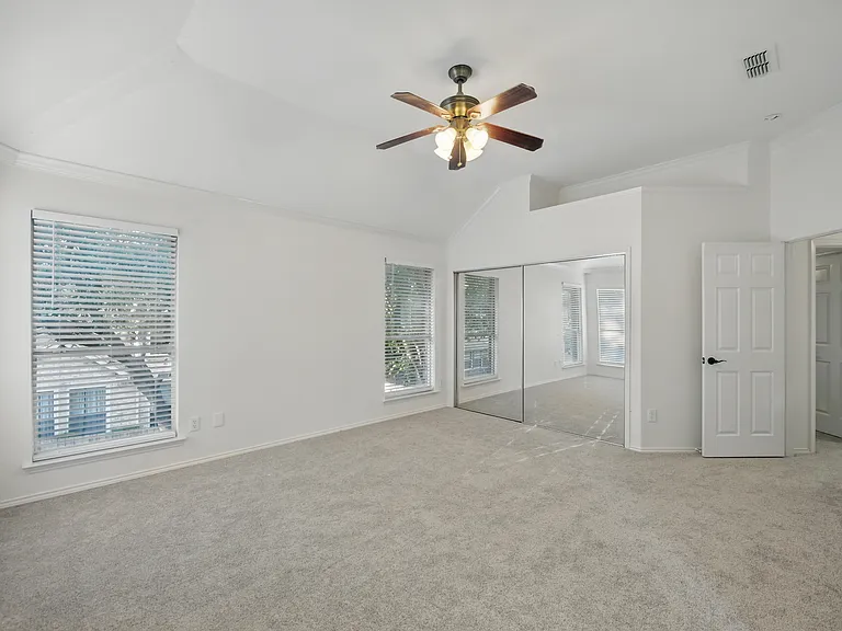 916 Sugarberry Ln — Photo 19