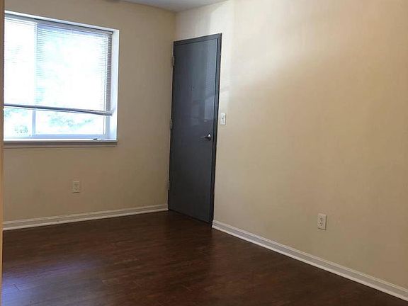3rd image of 8314 Roanoke Ave #4