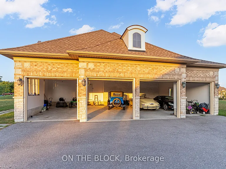 24 Whitewood Dr — Photo 3