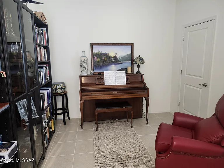 11268 S Weismann Dr — Photo 2