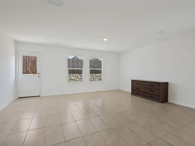 14045 Ilderton St — Photo 3