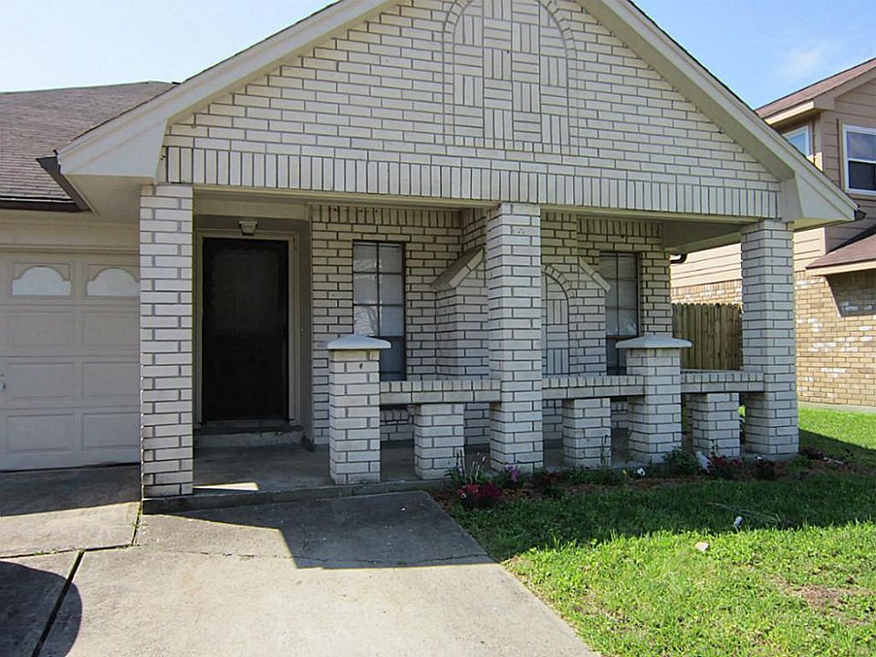 1st image of 4706 Woodford St