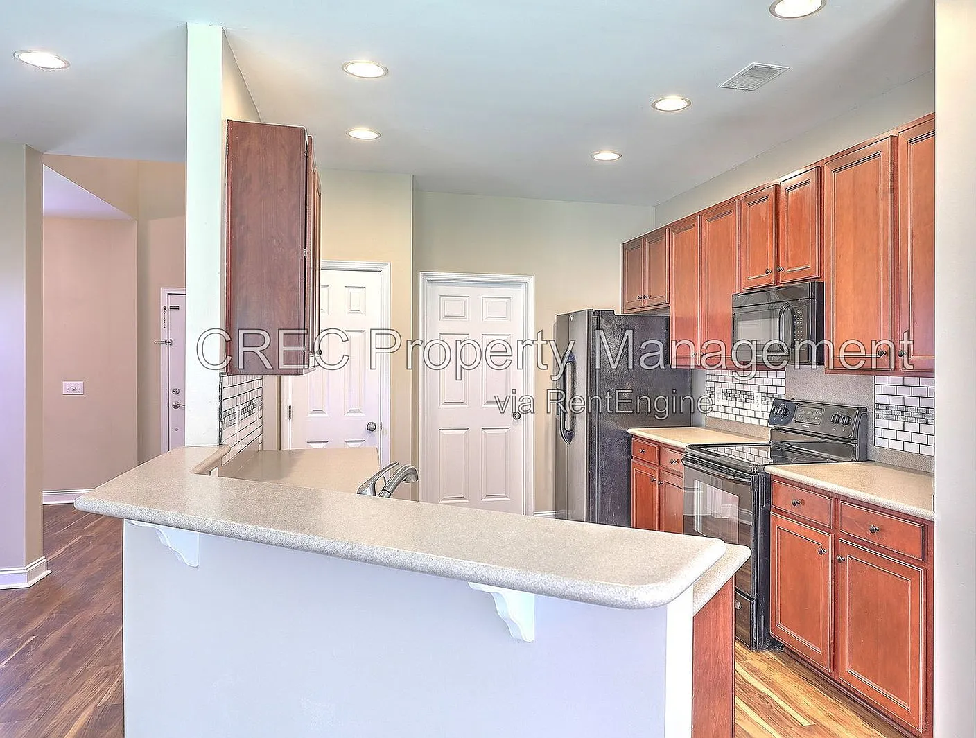 4 bed, 3.5 bath, 2116 sqft, $2,450 — Photo 2