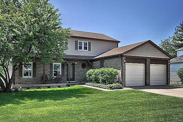 1555 Brittany Ln photo 1