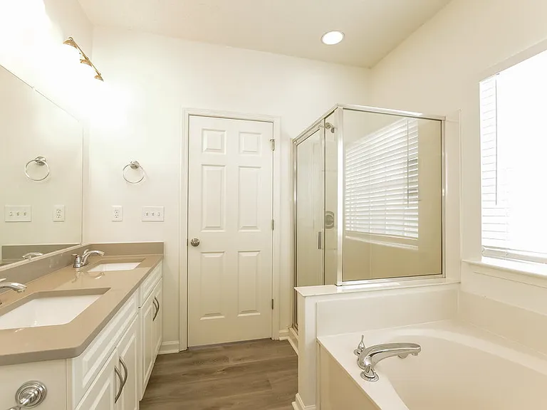 4020 River Falls Dr — Photo 12