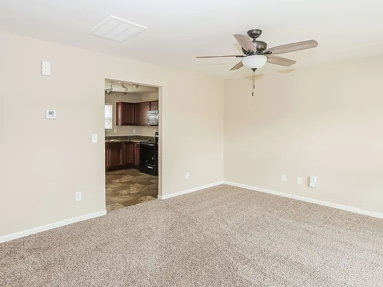 232 Valerie Dr — Photo 5