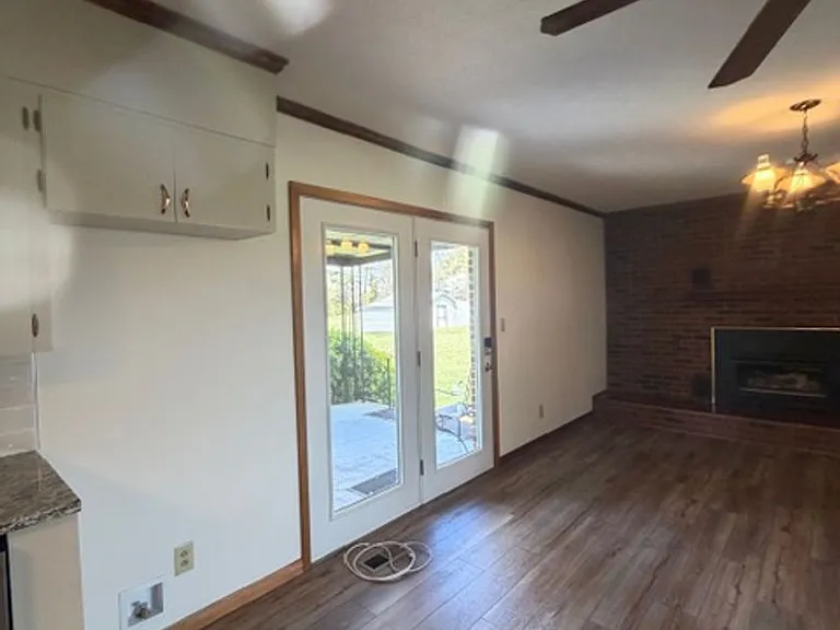2201 Grey Ridge Rd — Photo 12
