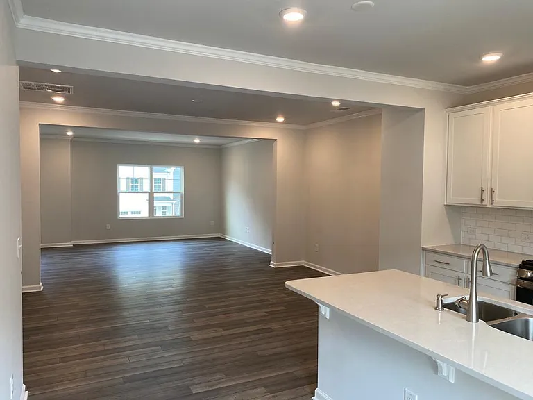 Dining / kitchen
