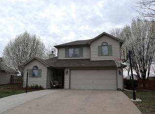 501 Lonetree Dr, Lawrence, KS 66044