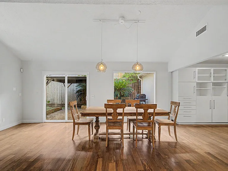 2723 Nottingham St — Photo 10