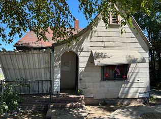 3825 E McKenzie Ave, Fresno, CA 93702