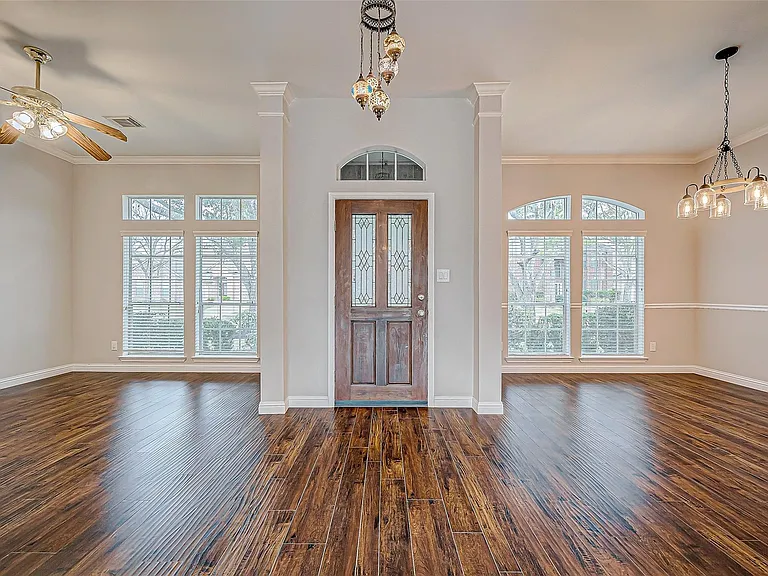 5410 Portage Rock Ln — Photo 3