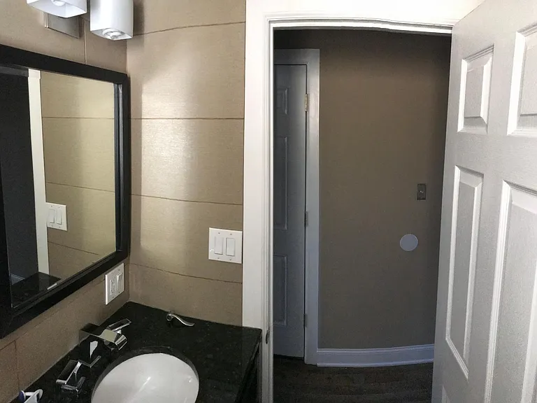 1820 W Girard Ave #2 — Photo 32