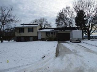 17315 Mackinaw Rd, Three Rivers, MI 49093