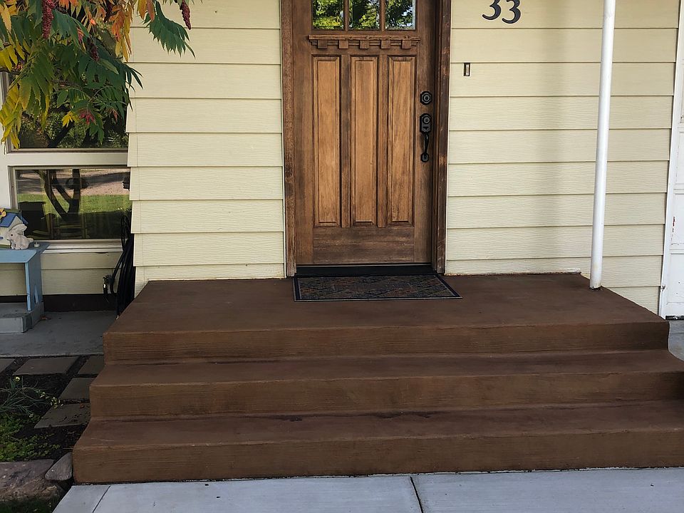 1st image of 33 Marilyn Dr