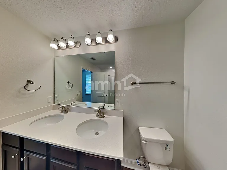 1099 Sky Lakes Dr — Photo 18